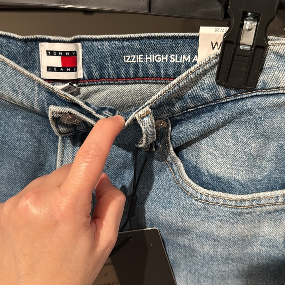 Tommy Jeans Women's Izzie High Rise Slim-Fit Ankle Jeans - DENIM LIGHT - Picture 4 of 7